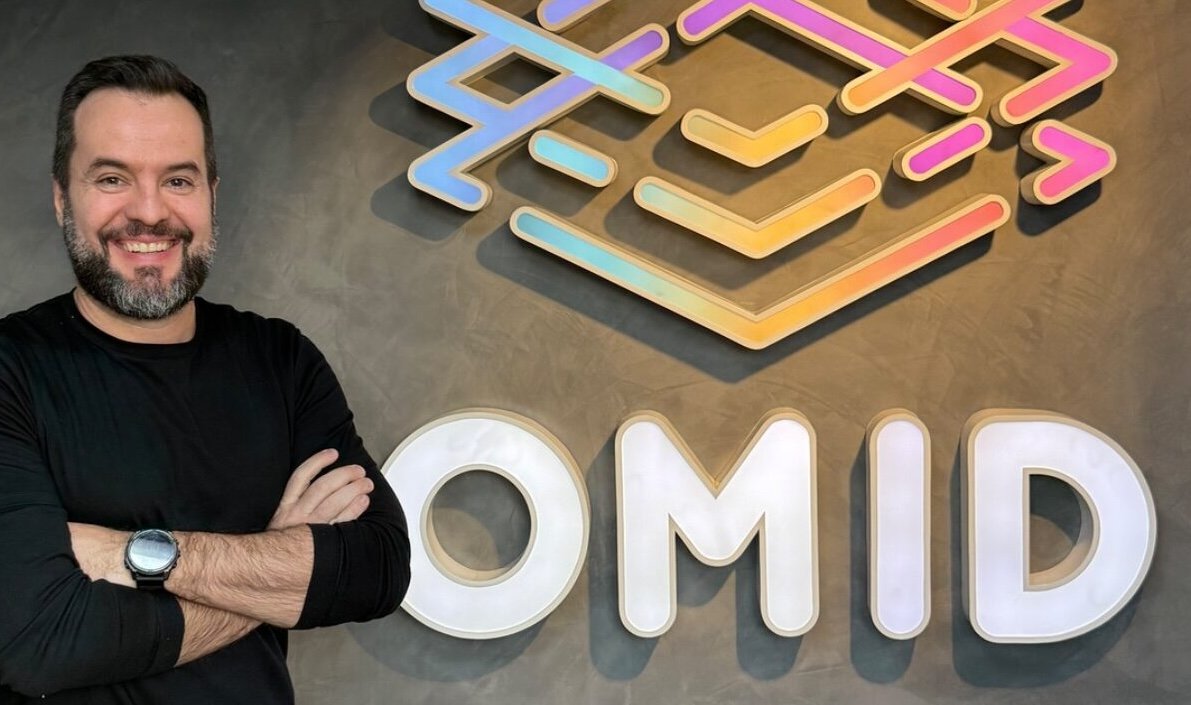 Leandro Senra, Omid